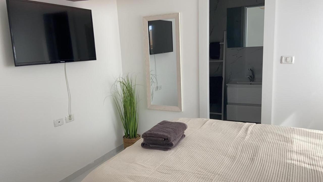 פנינת הדקל בבאר אורה Hotel Екстериор снимка